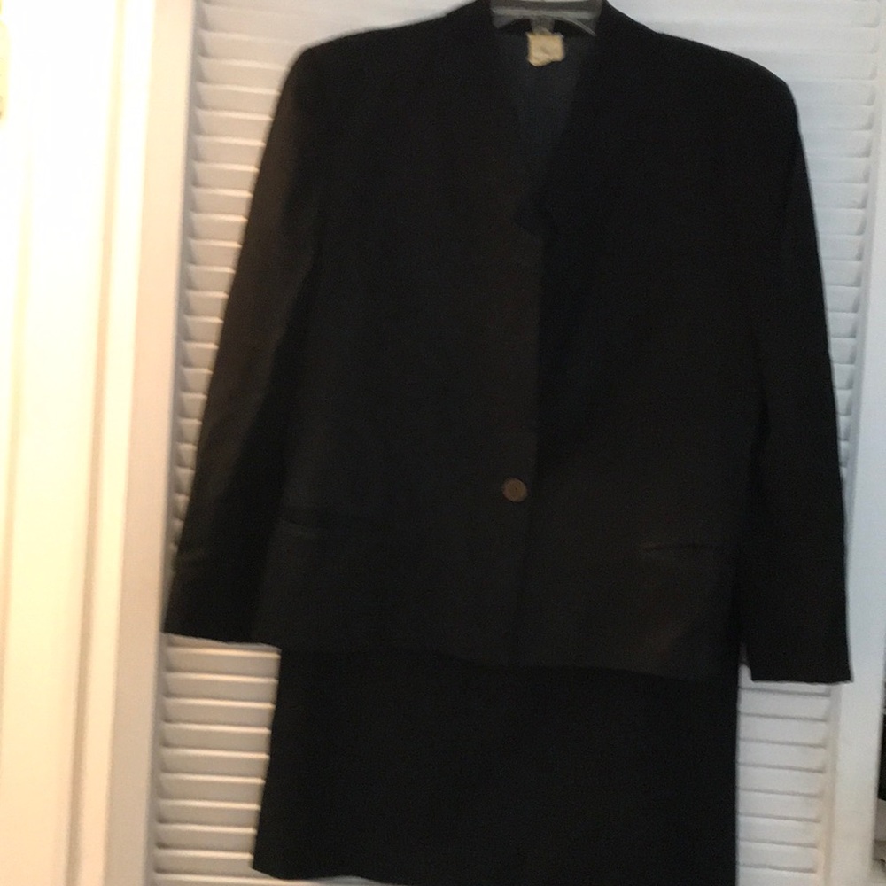 Two piece designer suit ideal for office